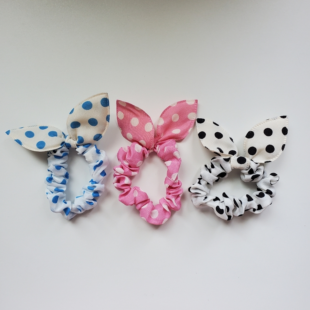 BNWOT Polka dot Bunny ear scrunchie set